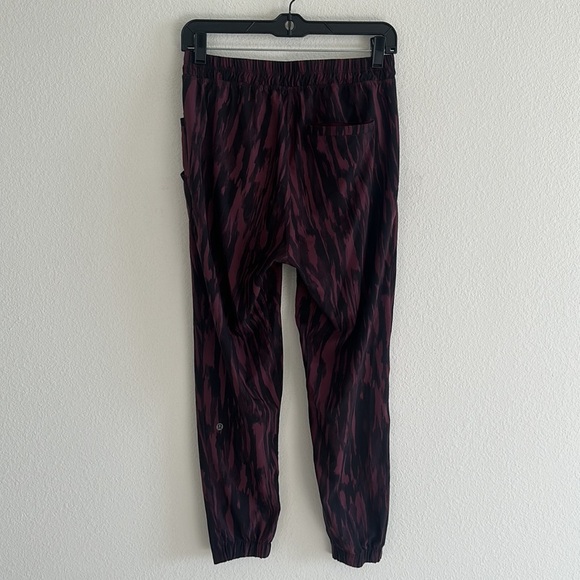 Lululemon &Go City Jogger - Picture 7 of 11
